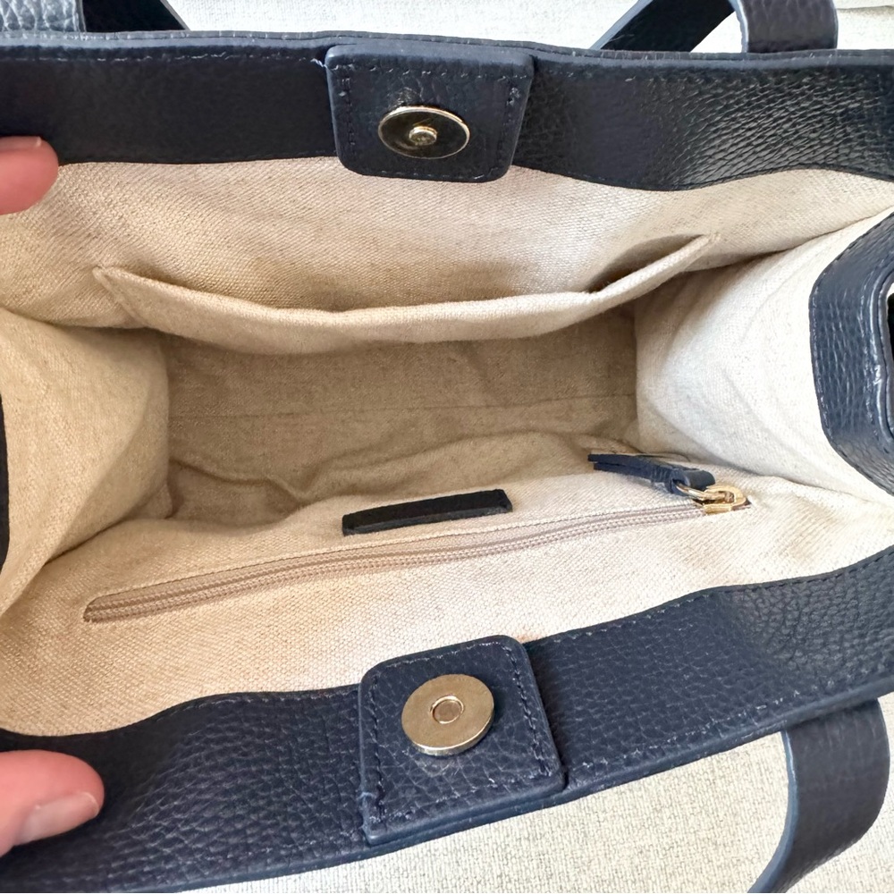 Mark & Graham Essential Leather Tote Navy Monogram MEZ - Picture 9 of 12